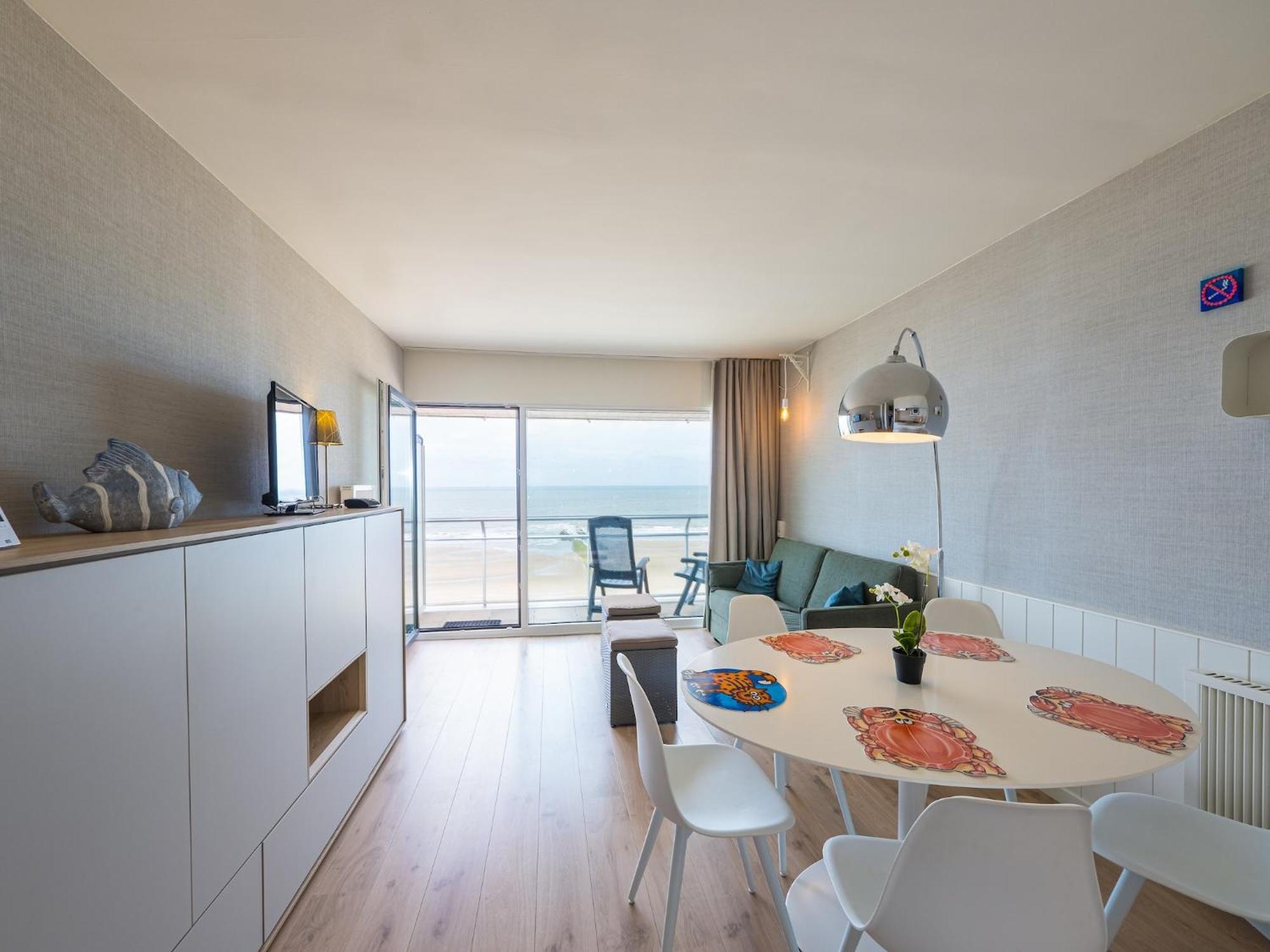 On 6th Floor For Family Apartment *